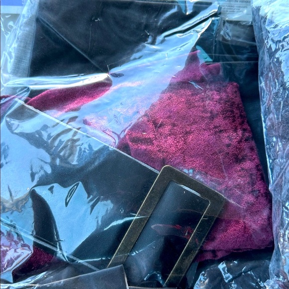 NWT Men's Rogue Pirate Costume adult Halloween costume size Large 42-44 - Picture 3 of 8